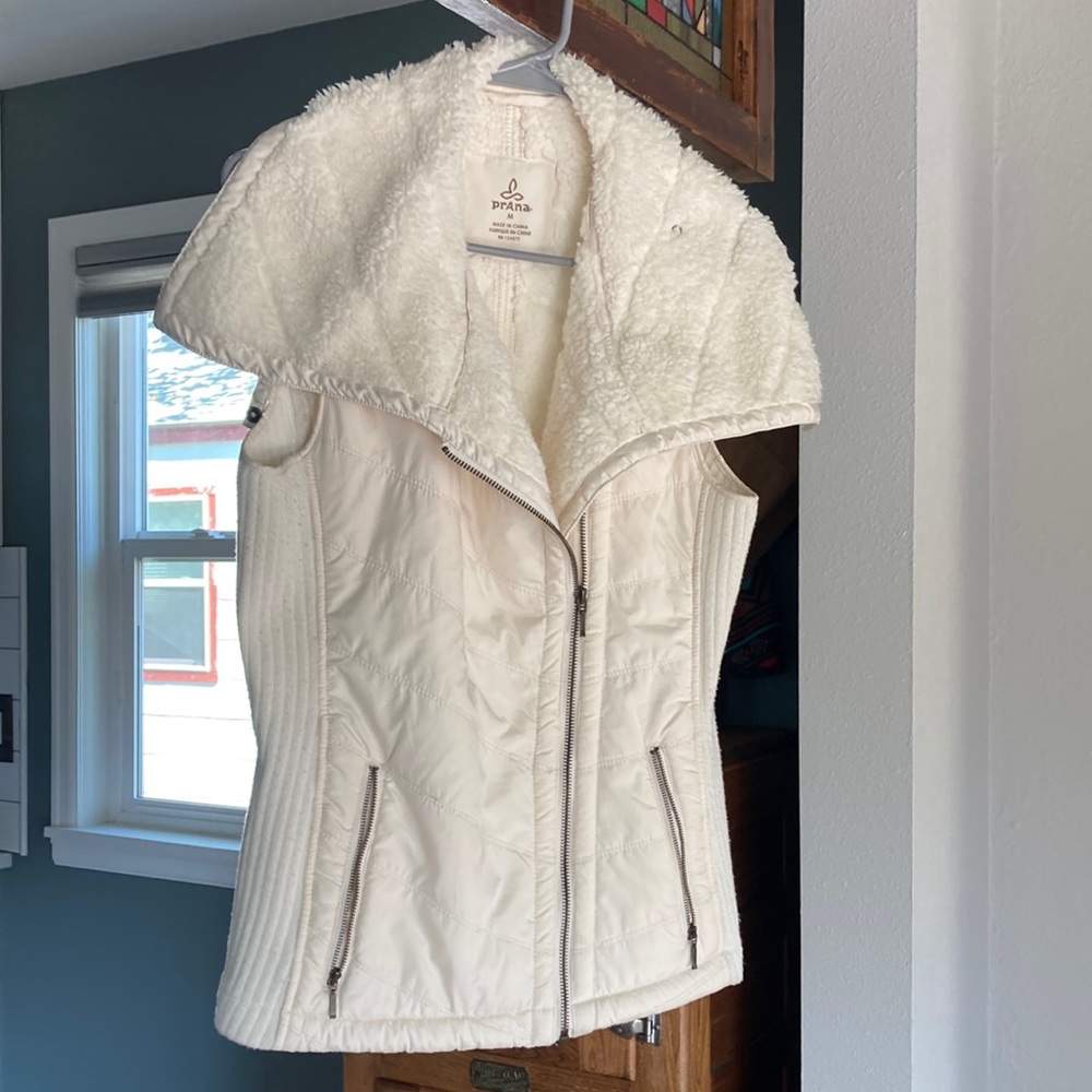 Prana Vest in cream sz M
